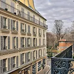 75 - Paris Assas Flat